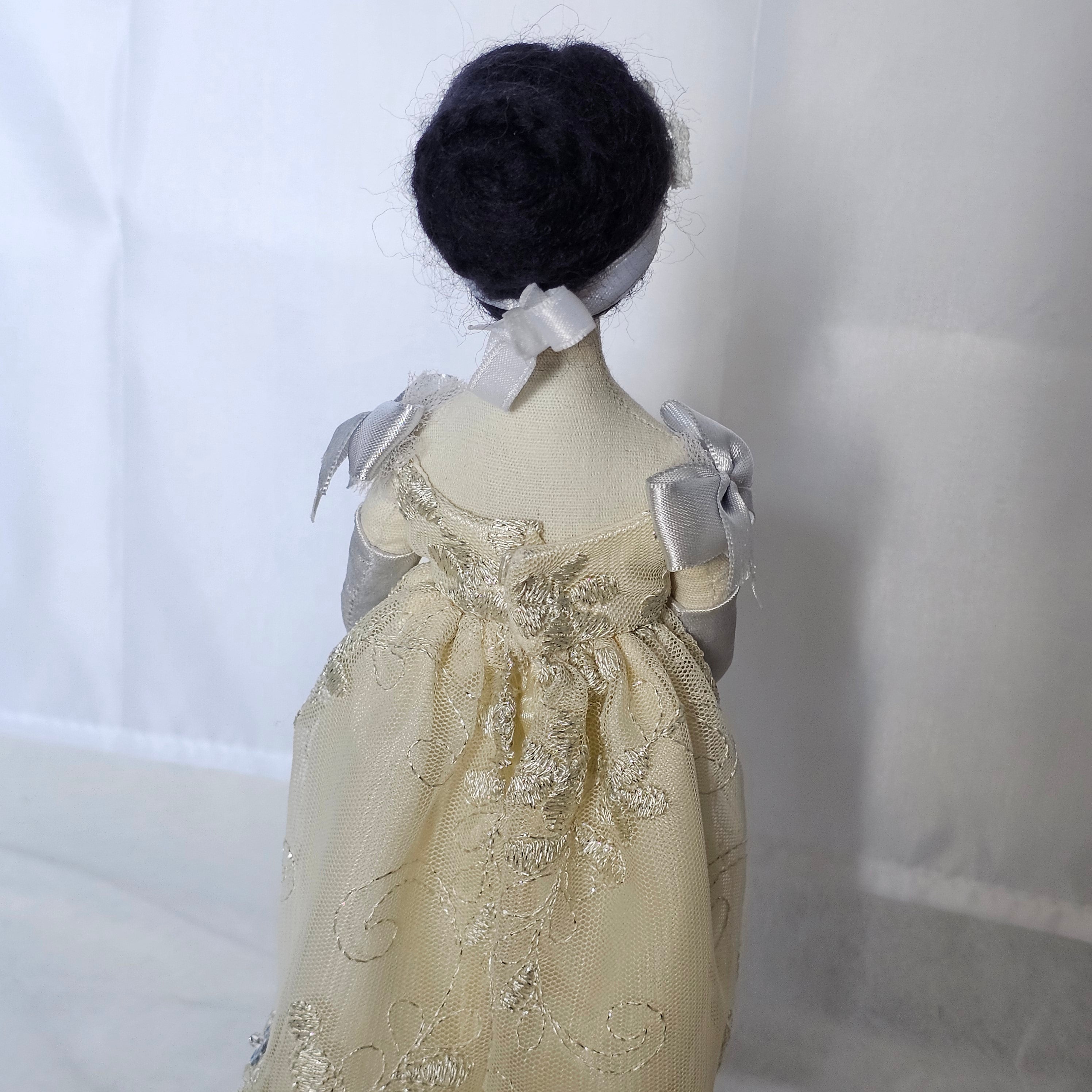 DYI ebook Lady in Silver Doll & Dress Step-by-Step Tutorial